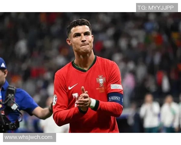 足球史上十大经典9号球星盘点 揭秘锋线巨星的辉煌与传奇