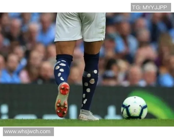 足球球星球袜长短不一的原因及其背后暗藏的个性与技术考量